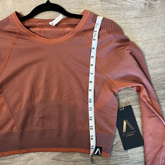 NWT Allyson Felix Legend Shine Top- Large - Picture 7 of 12